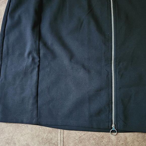 Papaya Black Mini Skirt with Zipper - Picture 1 of 2
